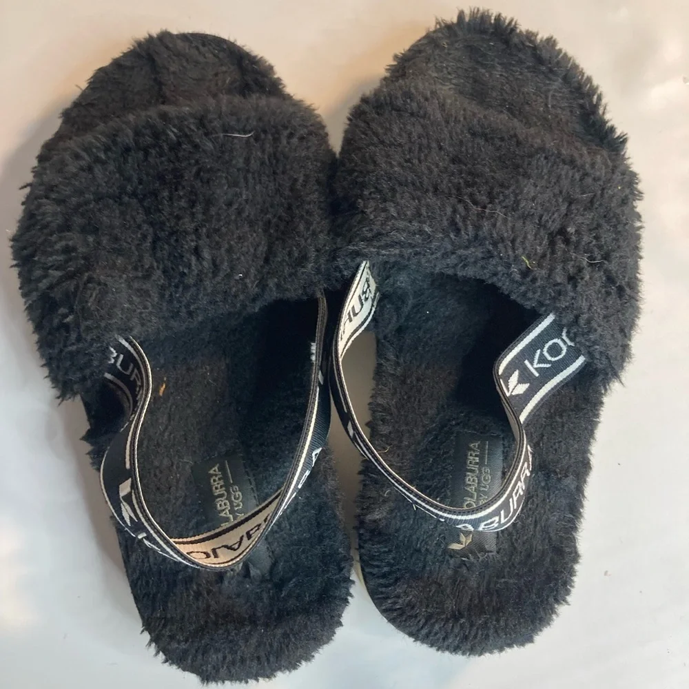 Koolaburra By UGG black Slippers Size 4 Youth K Fuzz'n Warm Fuzzy